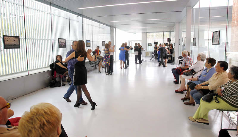 Bailes de salón con la Asociación Cultural 'El Abrazo Palencia Tango'