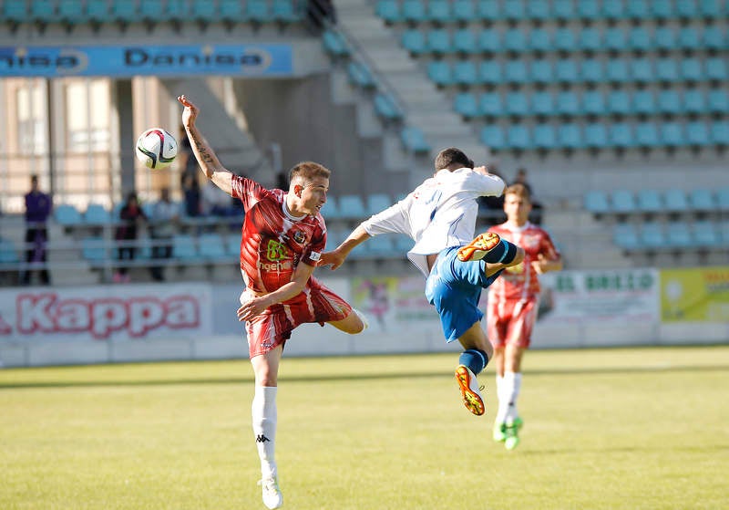 El Deportivo Palencia cae frente al Loja en el primer partido de &#039;play off&#039; (Primera galería)