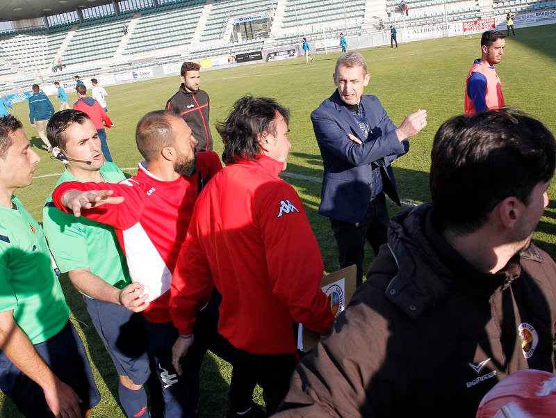 El Deportivo Palencia cae frente al Loja en el primer partido de &#039;play off&#039; (Primera galería)