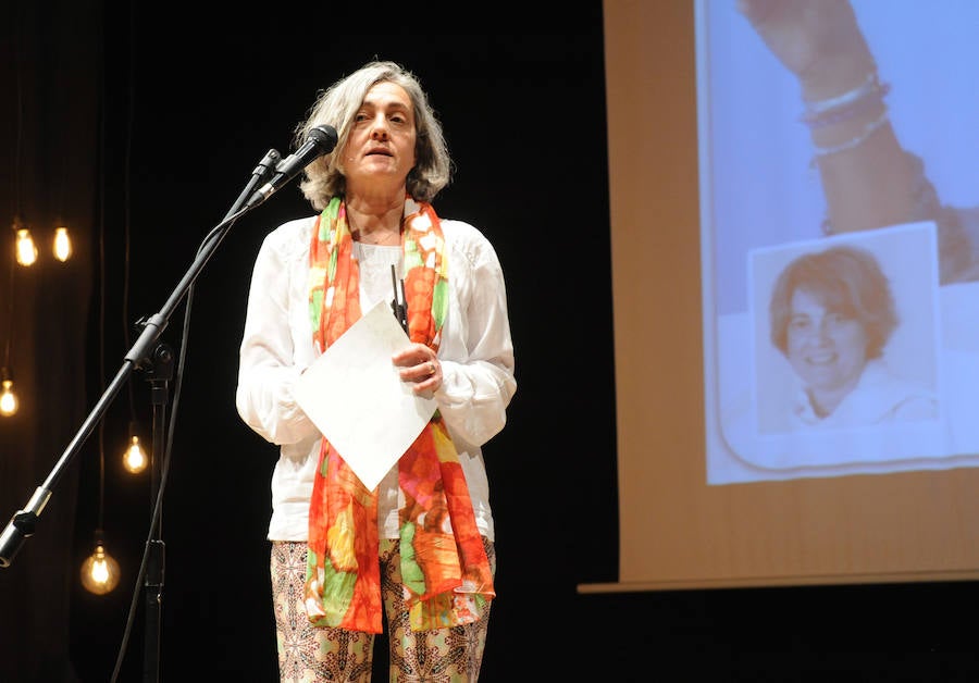 La ministra Tejerina galardona en los Premios Racimo de Serrada