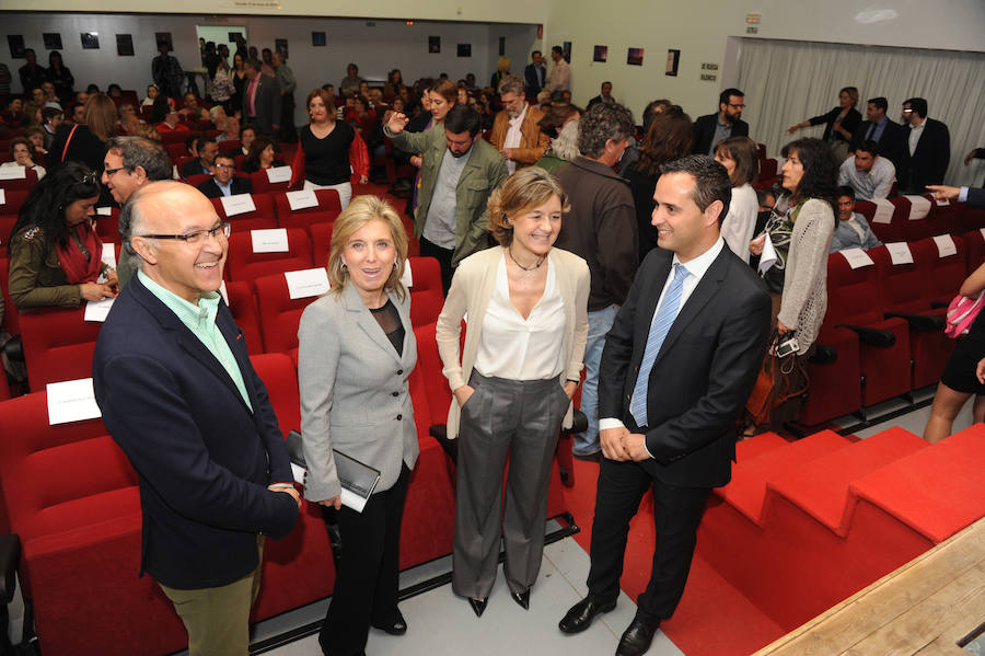 La ministra Tejerina galardona en los Premios Racimo de Serrada