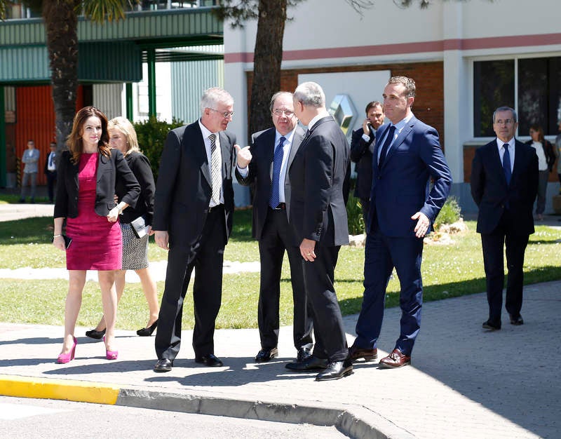 El rey Felipe VI visita la factoría de Renault en Villamuriel (Palencia)