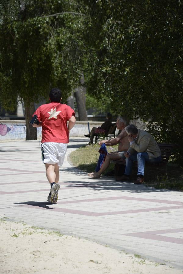 Jornada veraniega en la playa del Pisuerga