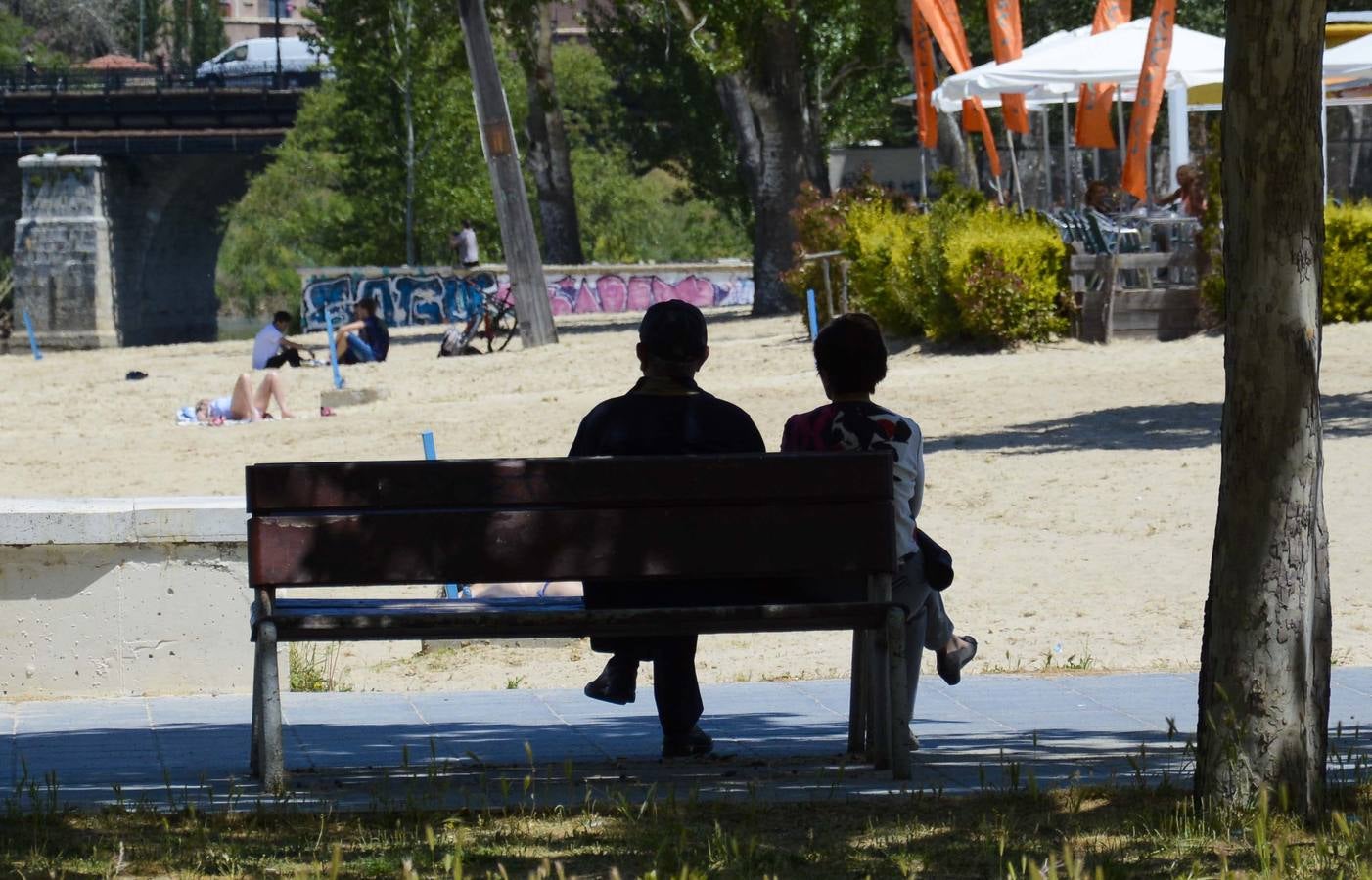 Jornada veraniega en la playa del Pisuerga