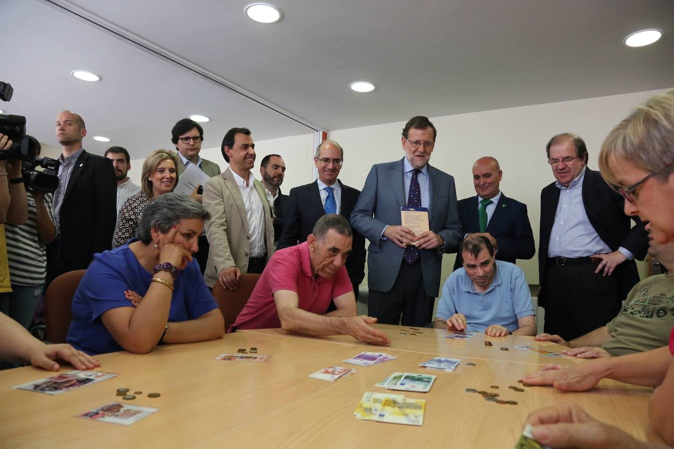 Mariano Rajoy visita la sede de Asprodes en Salamanca