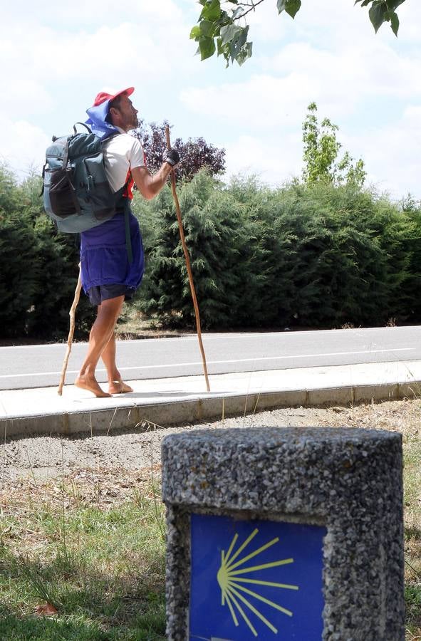 Peregrino del Camino de Santiago en Villasirga.