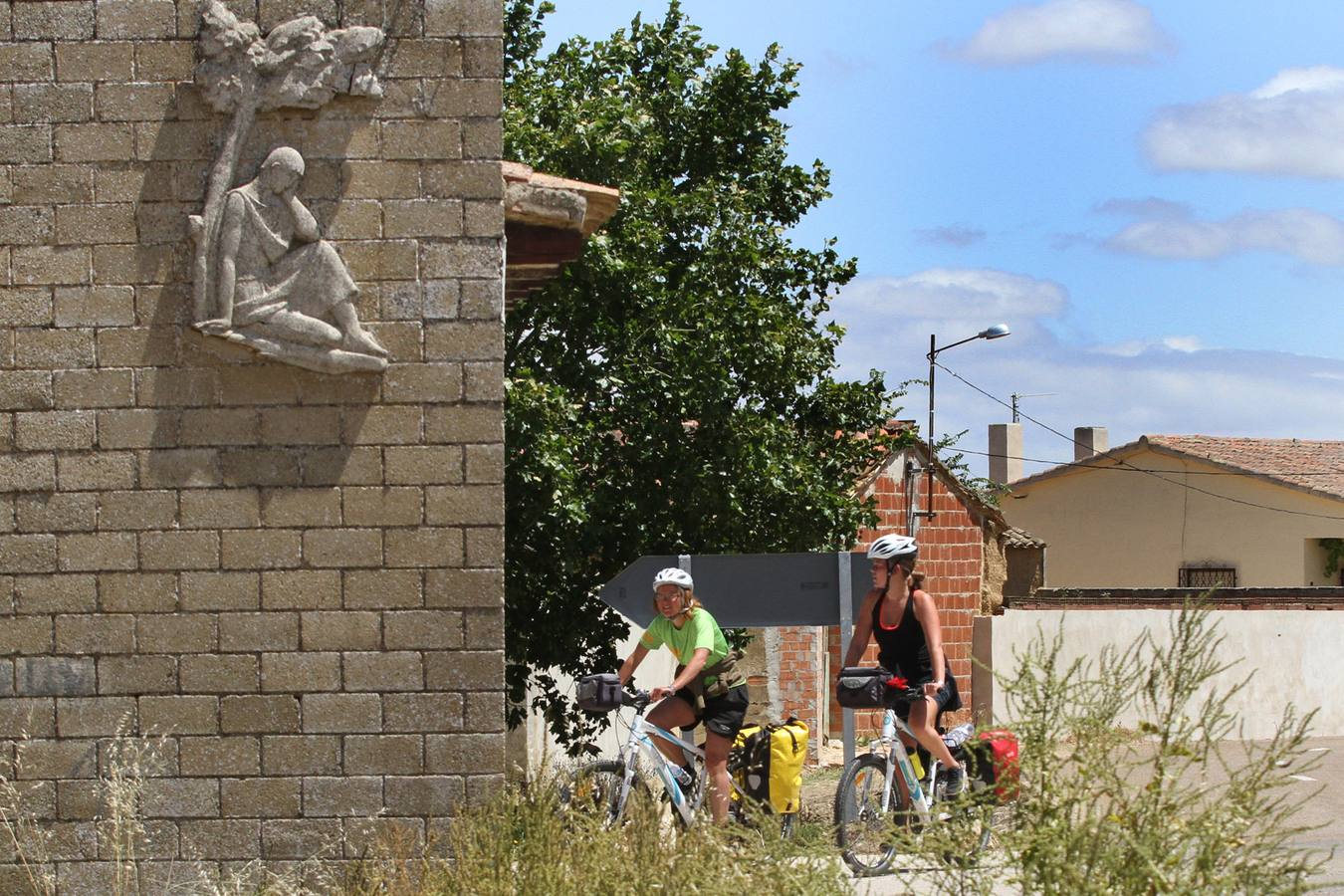 Peregrinos en Boadilla del Camino.