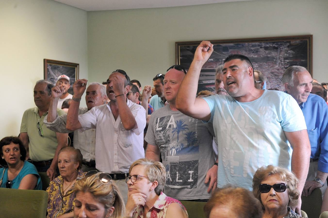 Enfrentamientos entre los vecinos en el pleno del Ayuntamiento de Valdestillas