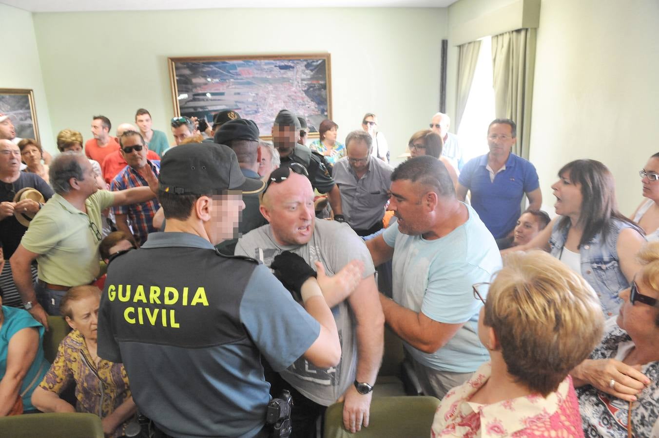 Enfrentamientos entre los vecinos en el pleno del Ayuntamiento de Valdestillas