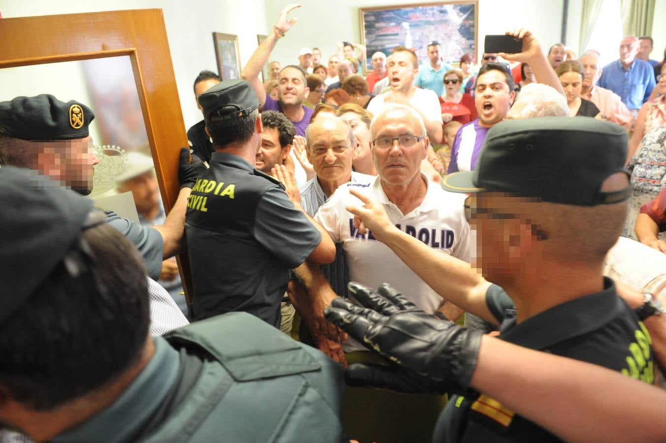 Enfrentamientos entre los vecinos en el pleno del Ayuntamiento de Valdestillas