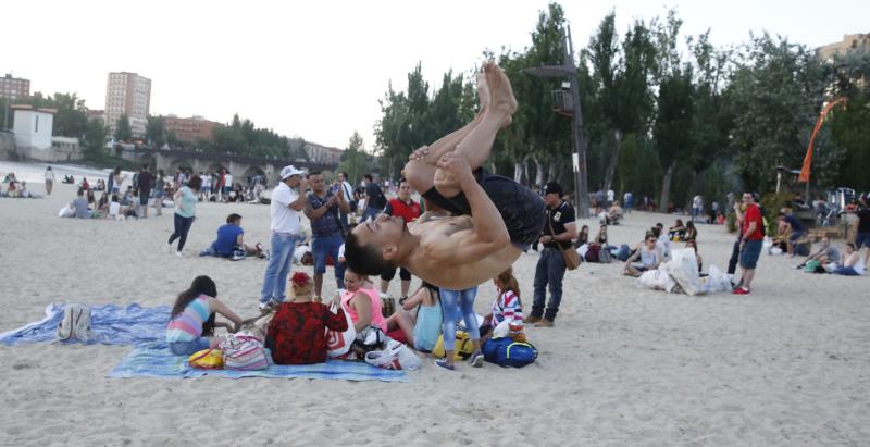 Noche de San Juan en la playa de Las Moreras de Valladolid