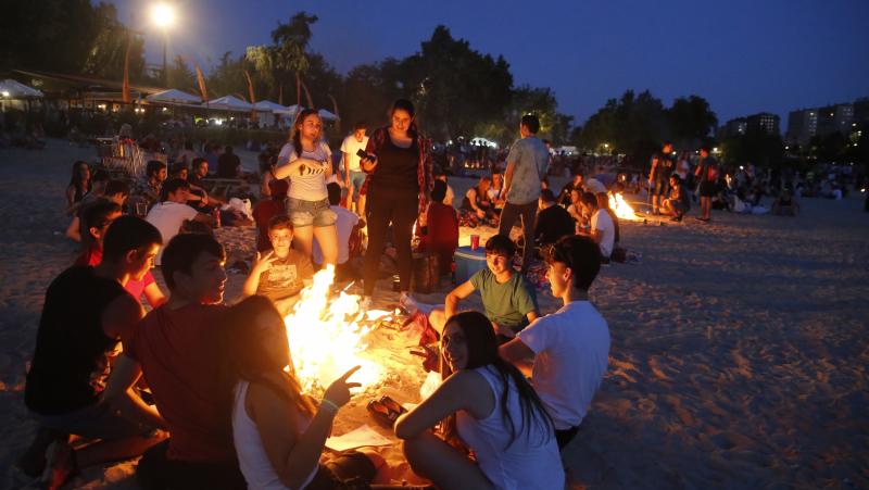 Noche de San Juan en la playa de Las Moreras de Valladolid