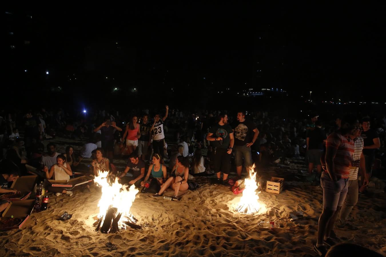 Noche de San Juan en la playa de Las Moreras de Valladolid (2/3)