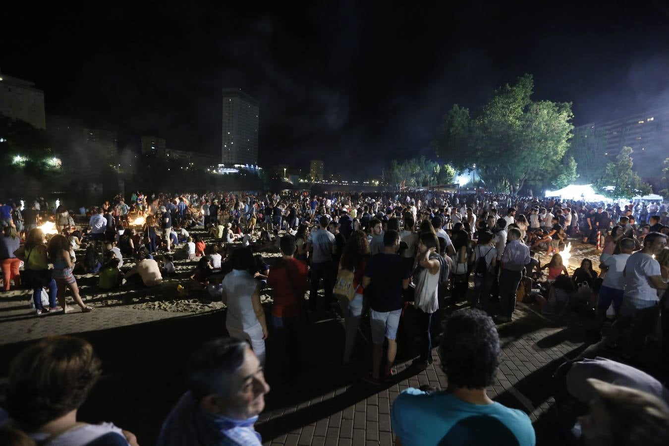 Noche de San Juan en la playa de Las Moreras de Valladolid (2/3)