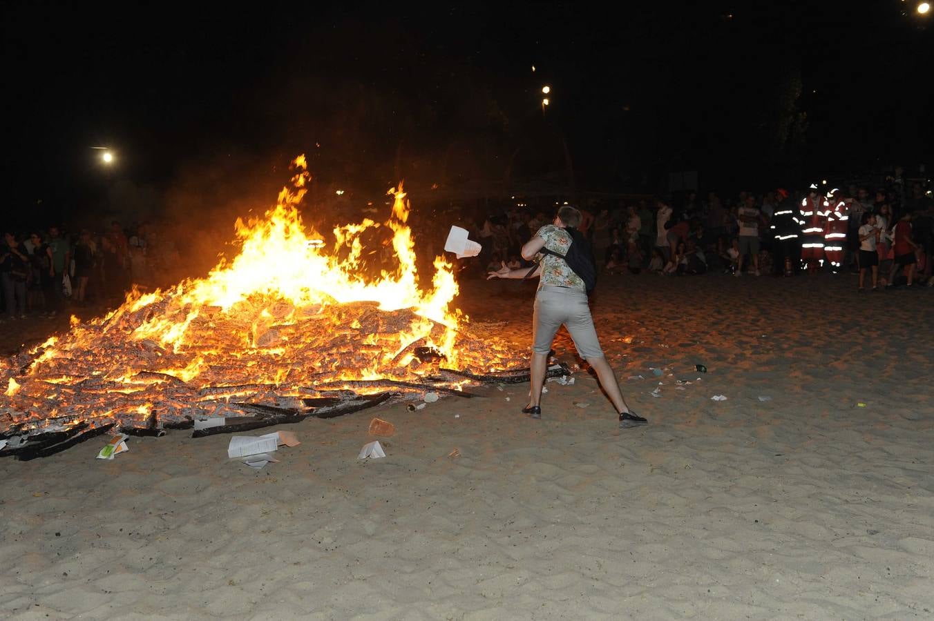 Noche de San Juan en la playa de Las Moreras de Valladolid (3/3)