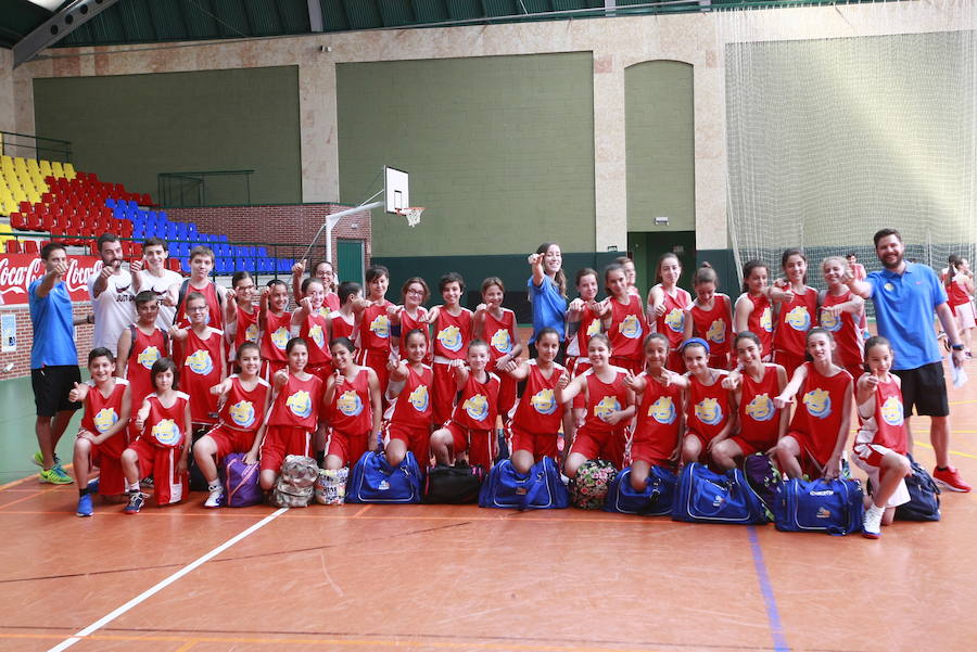 Arranca en Salamanca el campus de baloncesto Marta Fernández