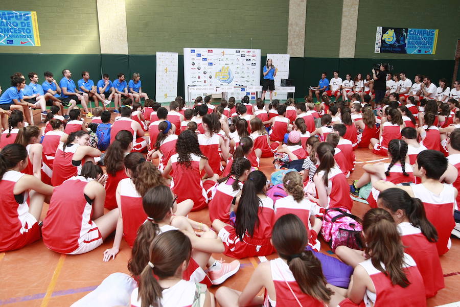 Arranca en Salamanca el campus de baloncesto Marta Fernández
