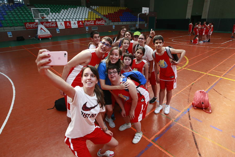 Arranca en Salamanca el campus de baloncesto Marta Fernández