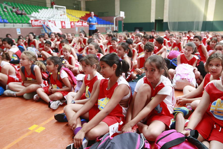 Arranca en Salamanca el campus de baloncesto Marta Fernández
