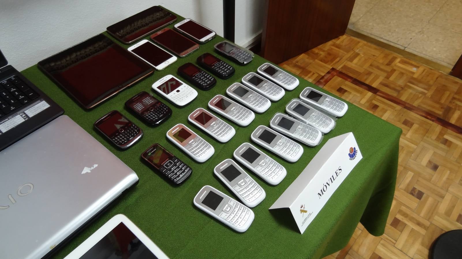 Material incautado en la mayor operación contra la distribución de drogas sintéticas en el noroeste de España