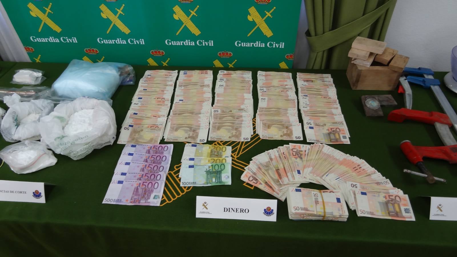 Material incautado en la mayor operación contra la distribución de drogas sintéticas en el noroeste de España