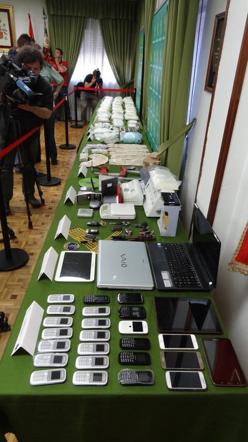 Material incautado en la mayor operación contra la distribución de drogas sintéticas en el noroeste de España