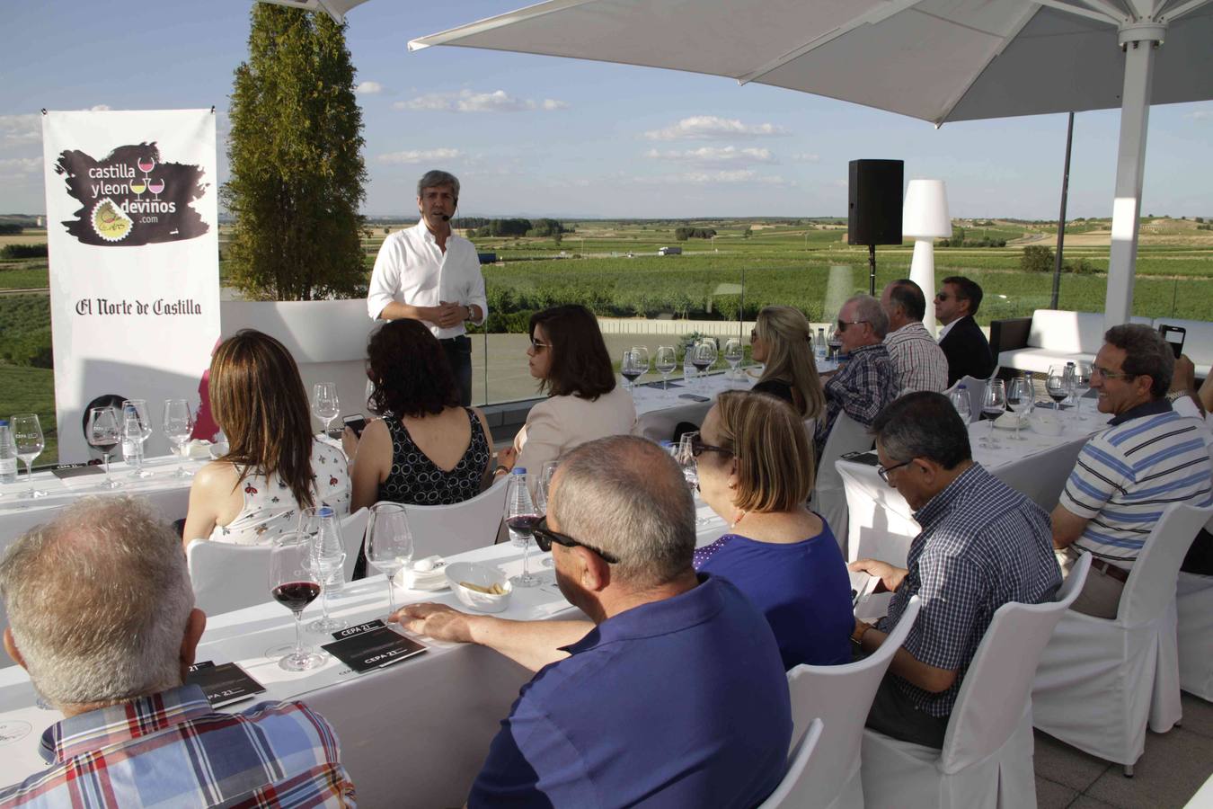 La Bodega Cepa 21 abre sus puertas al Club de Catas de El Norte de Castilla (2/2)