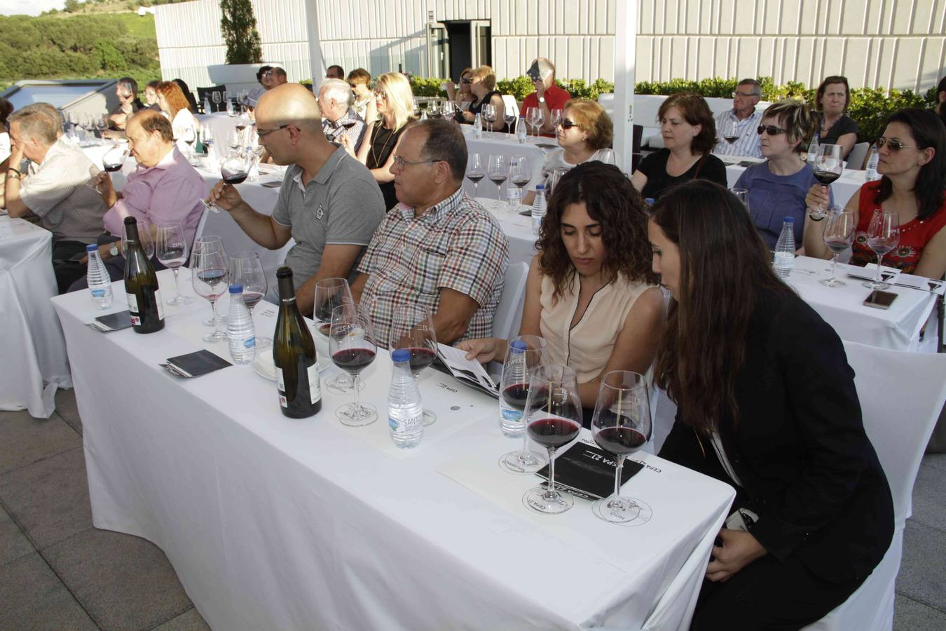 La Bodega Cepa 21 abre sus puertas al Club de Catas de El Norte de Castilla (2/2)