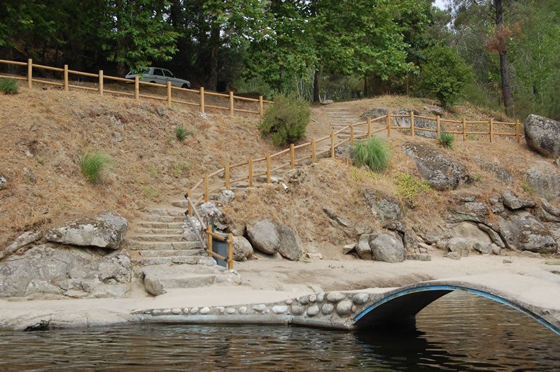 Piscina natural de Arenas de San Pedro (Ávila).