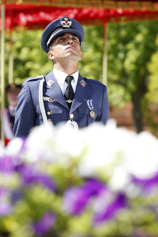 El Rey preside la entrega de los reales despachos de la Académica Básica del Aire en León