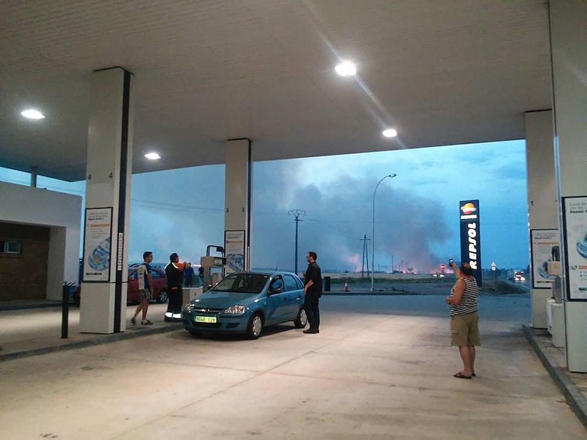 Incendio entre Cubillas (Valladolid) y Dueñas (Palencia)