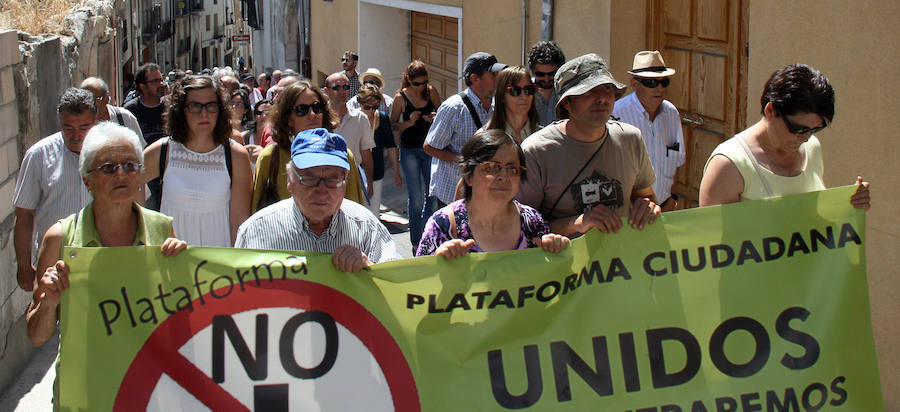 Protesta de la plataforma &#039;No más mierda&#039; en Cuéllar (Segovia)