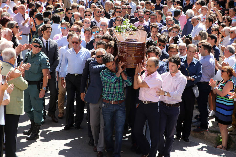 Funeral en Sepúlveda (Segovia) por el torero Víctor Barrio (2/2)