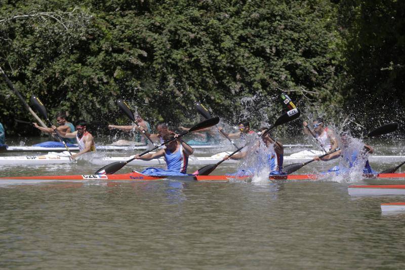 Regata k-4 en el río Pisuerga