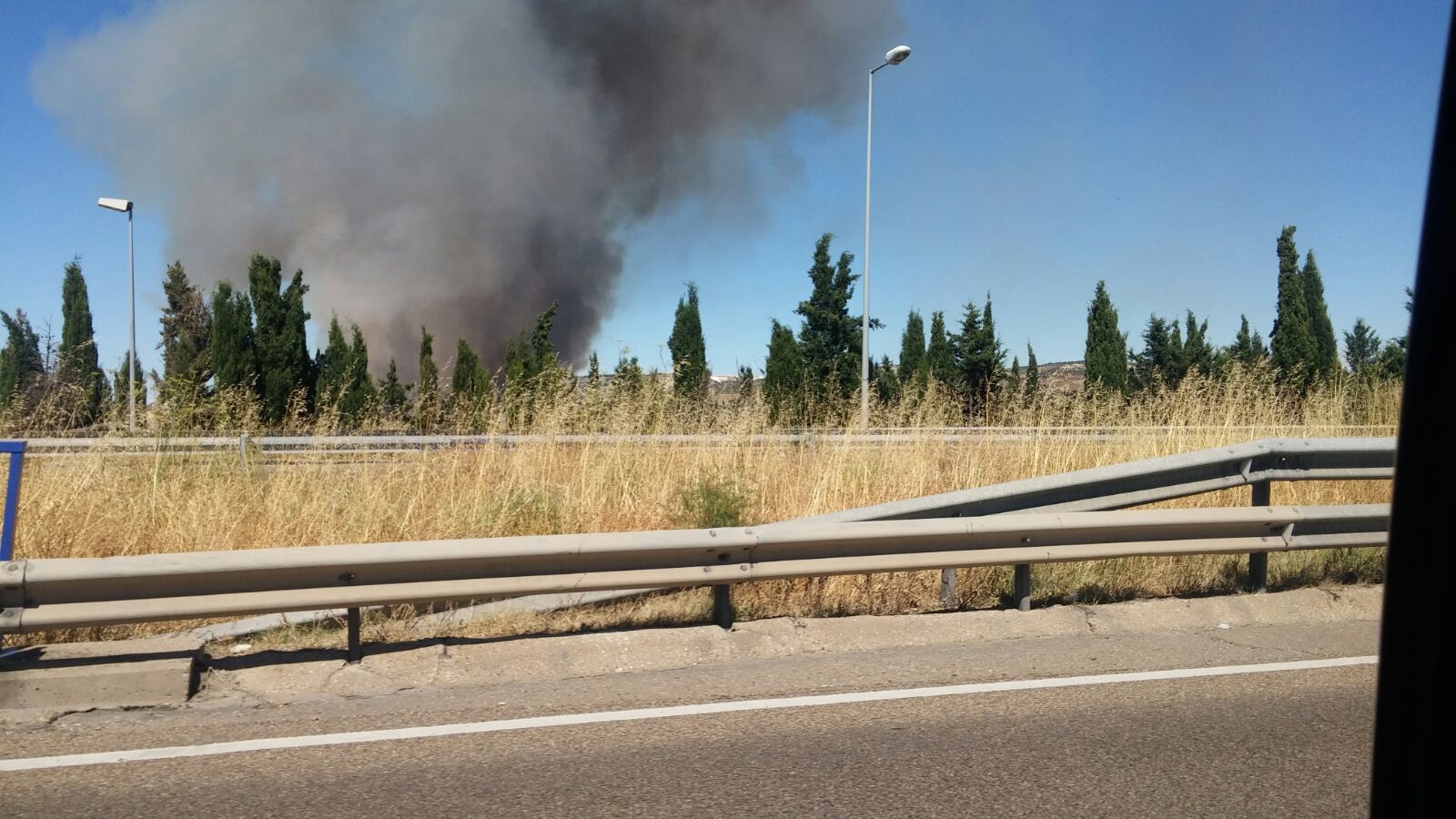 Una gran columna de humo causa alarma en Valladolid