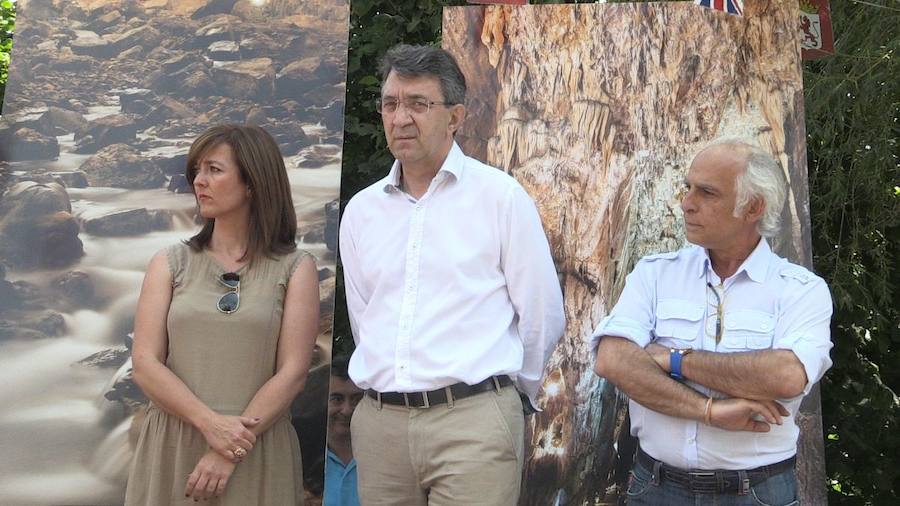 La Diputación de León rinde homenaje a los descubridores de las cuevas de Valporquero