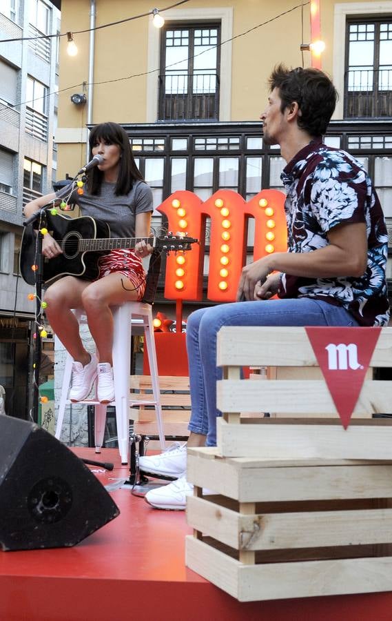 Actuación de la banda madrileña Münik en la plaza de Martí y Monsó en los conciertos de Mahou