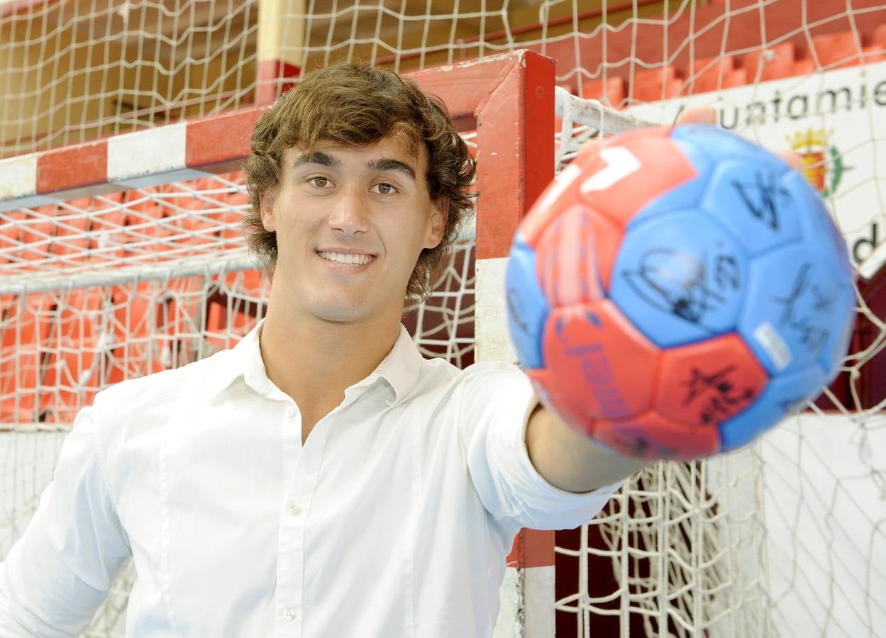 El Recoletas Atlético Valladolid presenta a Víctor Rodríguez