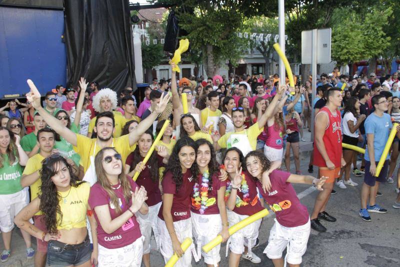 Fotos 1. Chupinazo y desfile de peñas en Campaspero