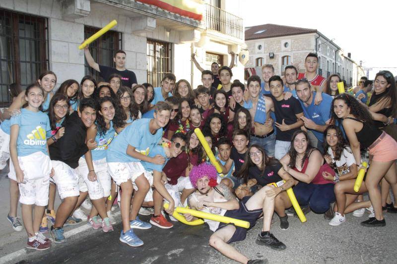 Fotos 1. Chupinazo y desfile de peñas en Campaspero