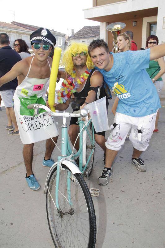 Fotos 2. Chupinazo y desfile de peñas en Campaspero