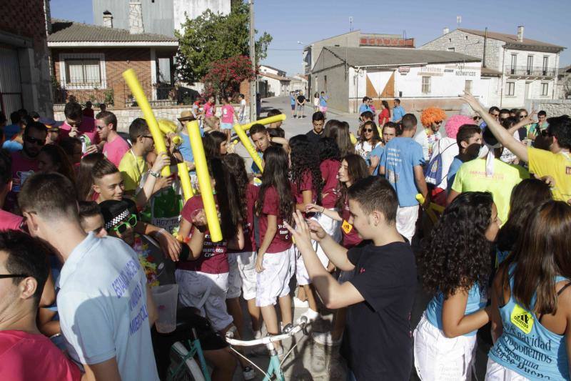 Fotos 2. Chupinazo y desfile de peñas en Campaspero