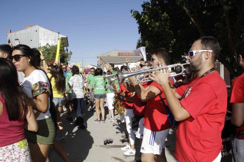 Fotos 2. Chupinazo y desfile de peñas en Campaspero