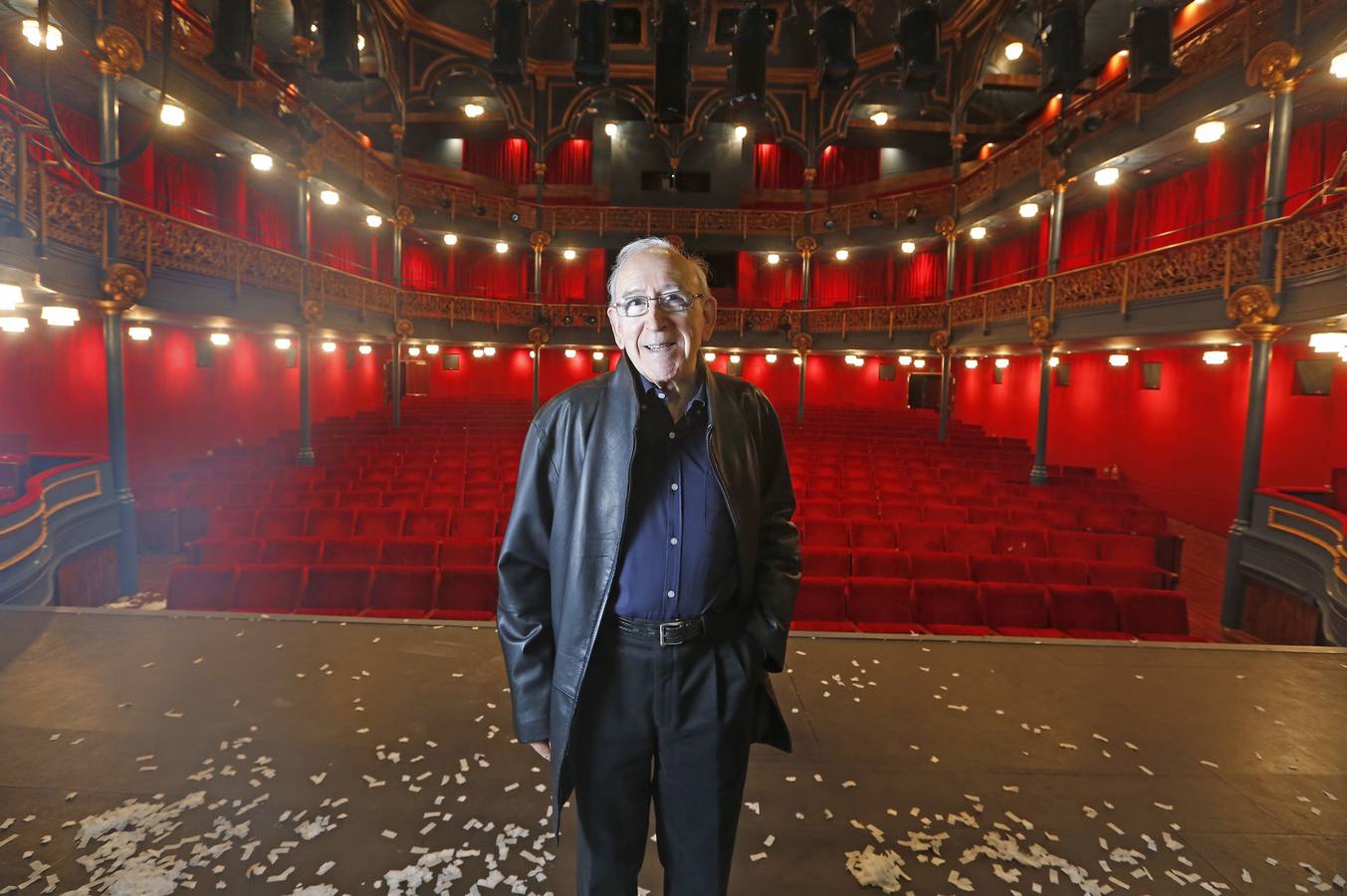 29.01.13 Juan Antonio Quintana posa en el Teatro Zorrilla.