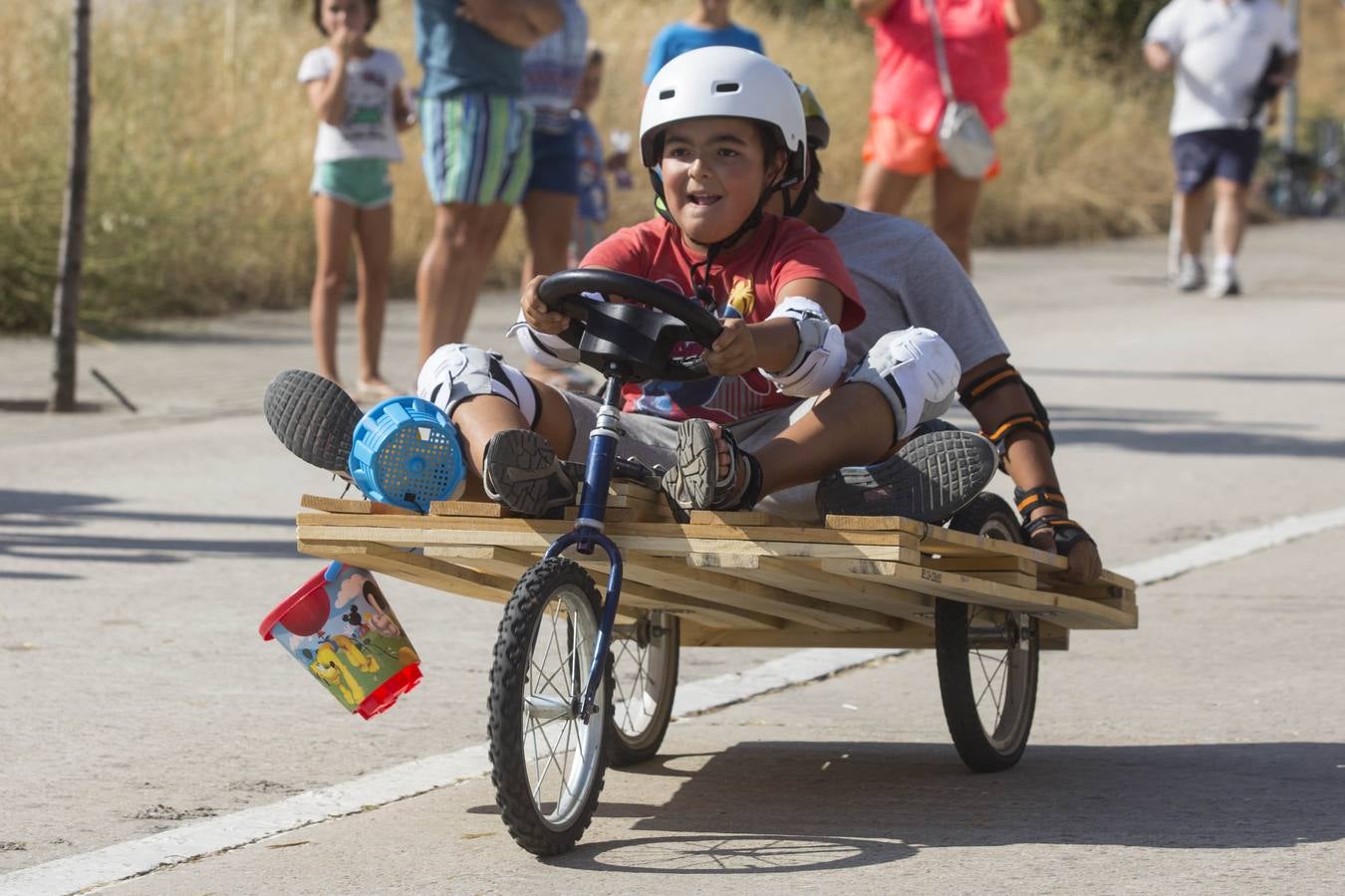 Carrera de autos locos en las fiestas de Viana de Cega