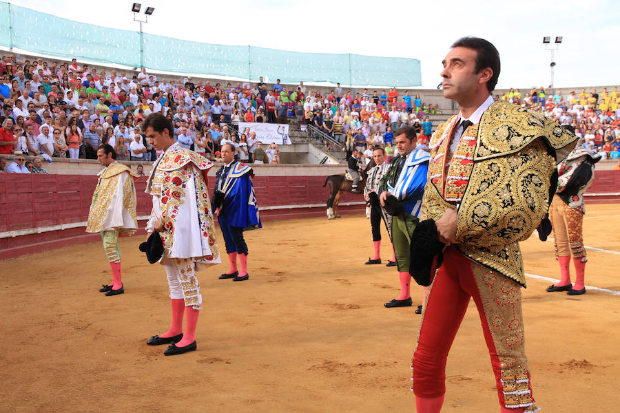 Corrida en Cantalejo en honor a Víctor Barrio (1/2)