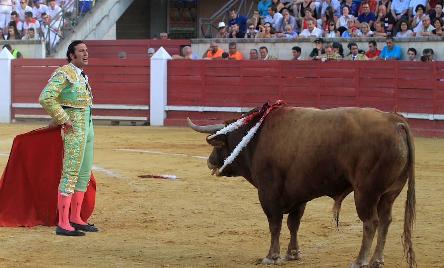 Corrida en Cantalejo en honor a Víctor Barrio (2/2)