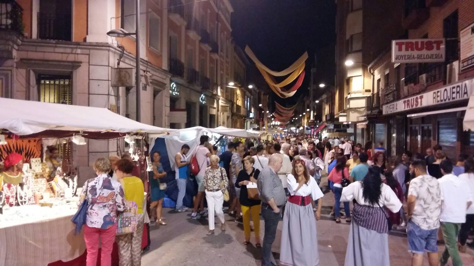 Medina del Campo, abarrotada durante la noche del viernes en la Feria Renacentista