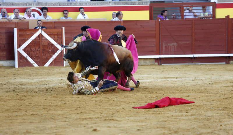 Cogida a Roca Rey en Palencia