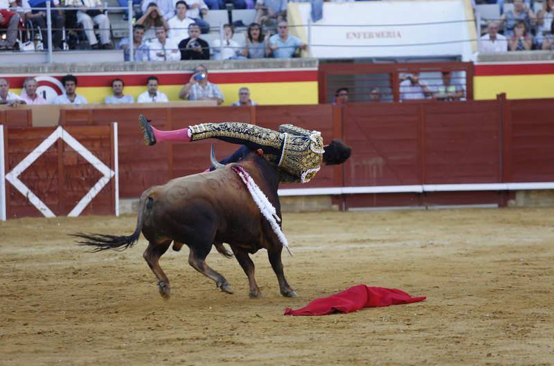 Cogida a Roca Rey en Palencia